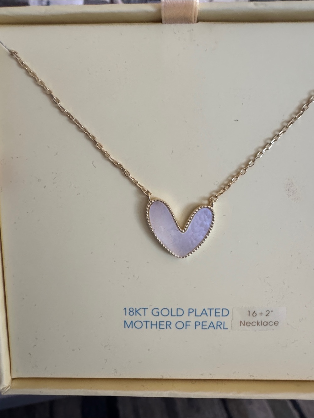 NWT 18 KT gold plated Gold-Plated Heart Mother-of-Pearl Necklace
